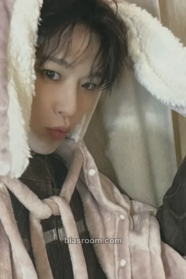 WHIB - Haseung - ROCK THE NATION Album album photocard curse version