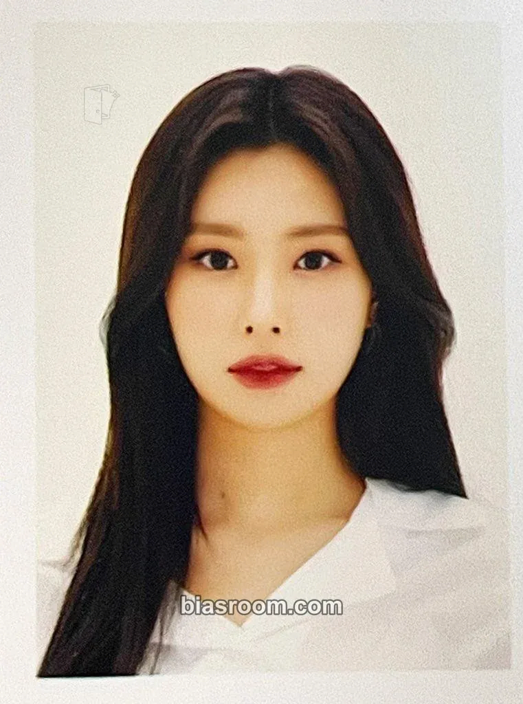 Hyewon ONE, THE STORY Photocard - IZ*ONE - IZ*ONE K-pop photocard