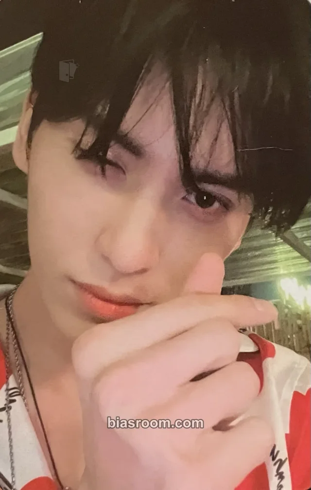 SF9 - Yoo Taeyang - THE WAVE OF9 Album album photocard chillin at night version