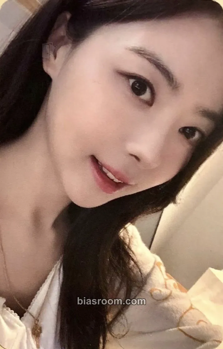 Nayoung LOOP Photocard - I.O.I - I.O.I K-pop photocard