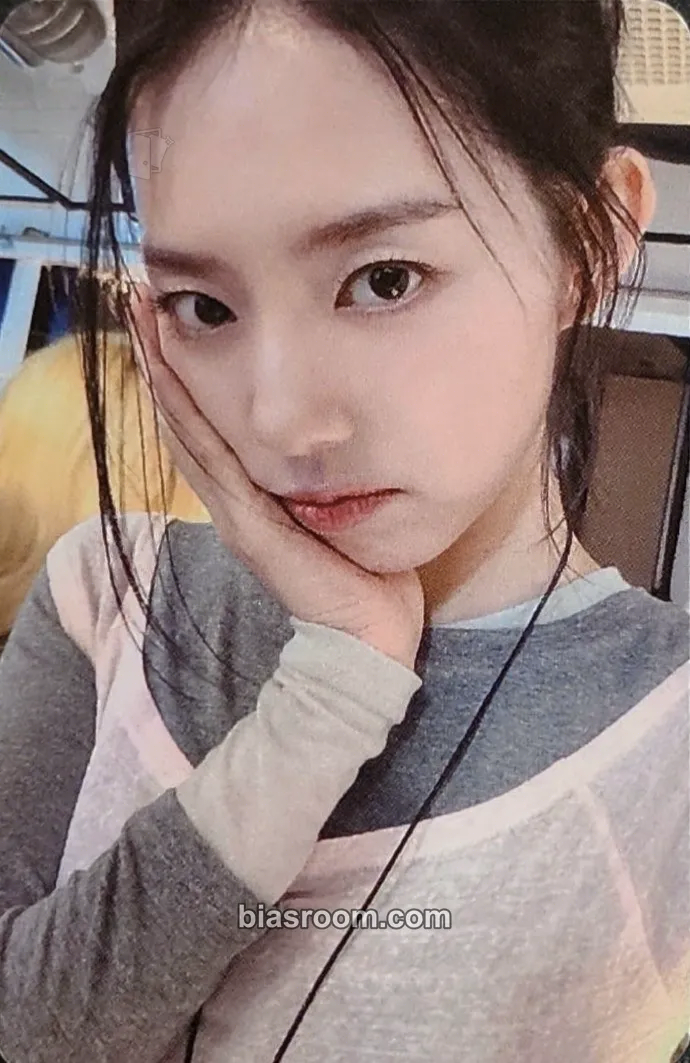 Sohye LOOP Photocard - I.O.I - I.O.I K-pop photocard