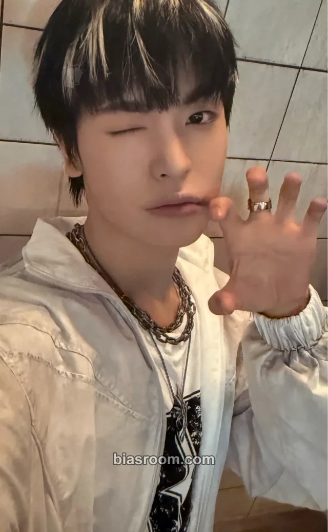 xikers - Yechan - HOUSE OF TRICKY : WRECKING THE HOUSE Album keyring version album photocard