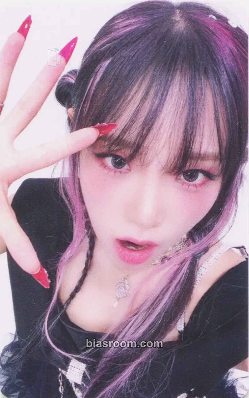 Yena HATE XX Photocard - Yena K-pop photocard