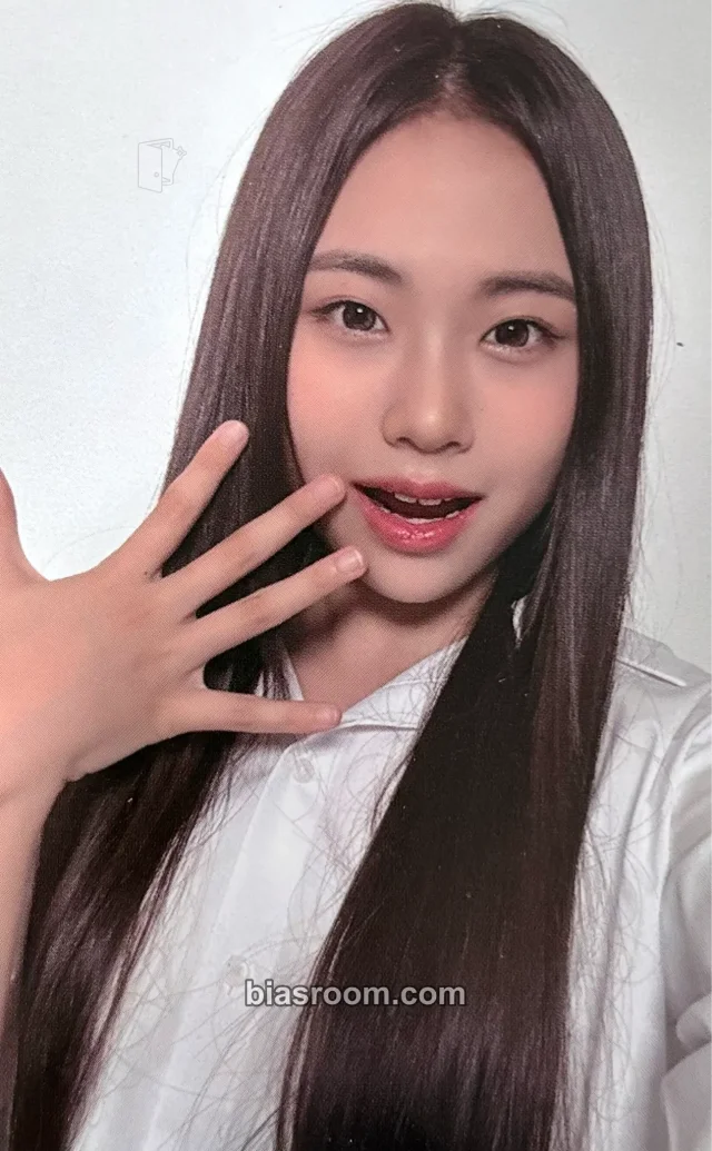 H//PE PRINCESS - Sujin - Universe Ticket Event album photocard