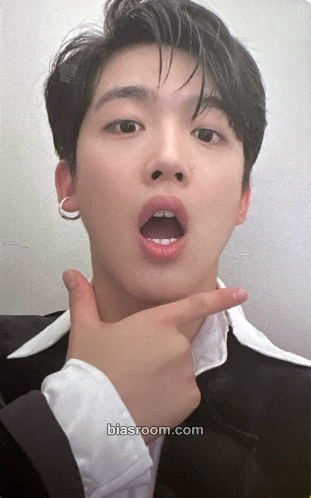 WEi - Yohan - IDENTITY : First Sight Album album photocard