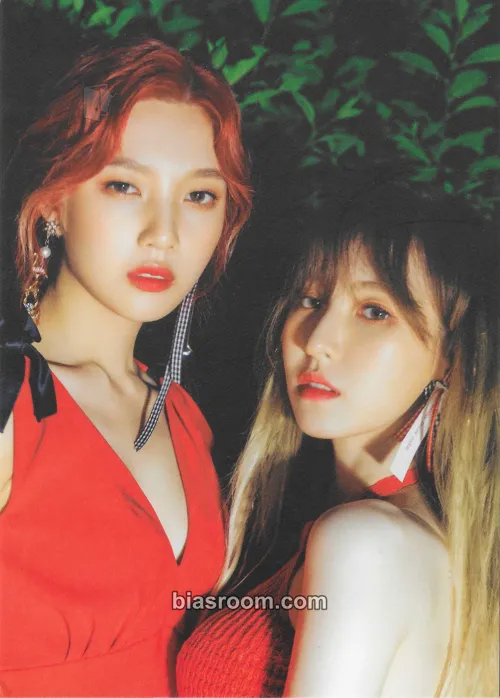 The Red Summer Photocard - Red Velvet - Red Velvet K-pop photocard