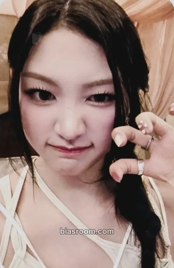 Minami Re:Scene Photocard - RESCENE - RESCENE K-pop photocard