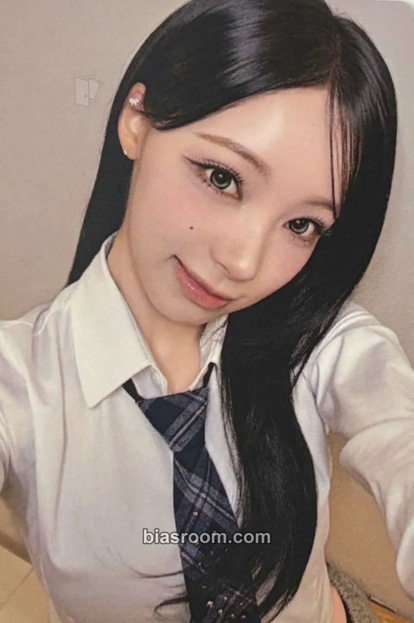 Woni lip bomb Photocard - RESCENE - RESCENE K-pop photocard