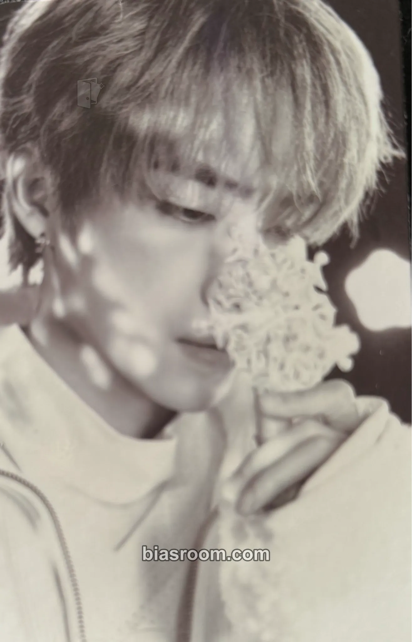 Xiaojun Eternal White Photocard - WayV - WayV K-pop photocard