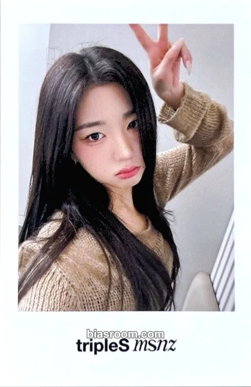 Sohyun Beyond Beauty Photocard - tripleS - tripleS K-pop photocard