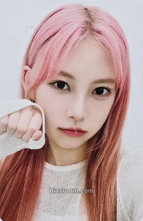 Liv Re:Scene Photocard - RESCENE - RESCENE K-pop photocard