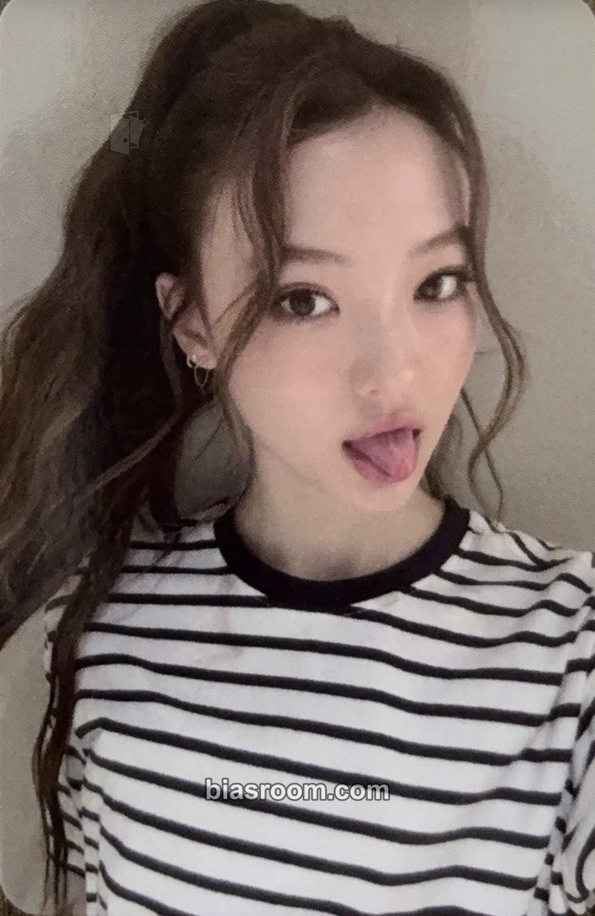Ella MY EYES OPEN VVIDE Photocard - MEOVV - MEOVV K-pop photocard