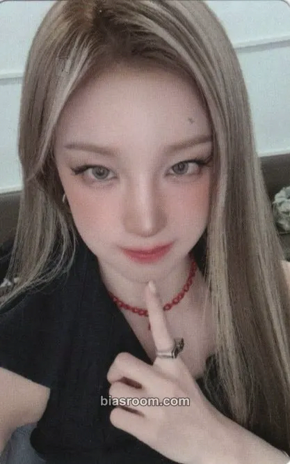 Yuqi Motivation Photocard - i-dle - i-dle K-pop photocard