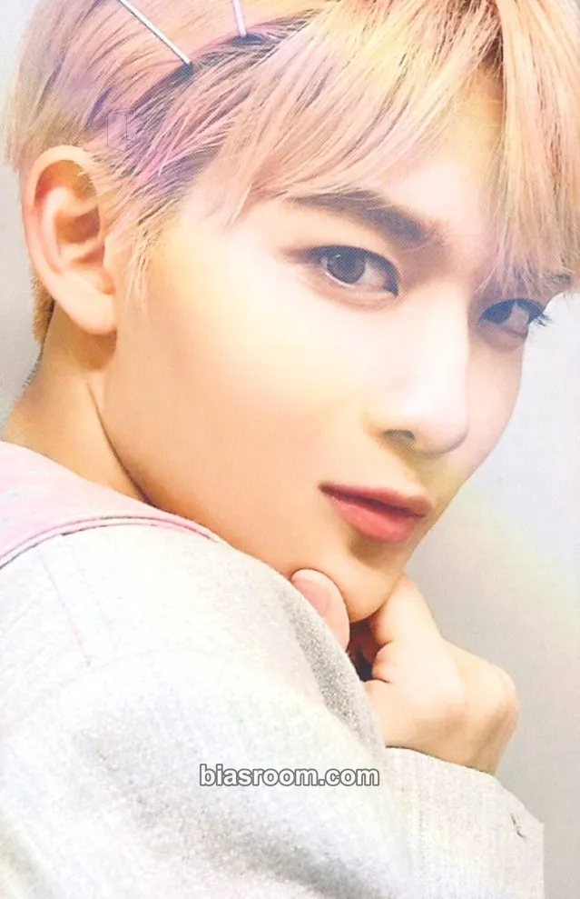 Jinyoung HELLO Chapter Ø. Hello, Strange Dream Photocard - CIX - CIX K-pop photocard