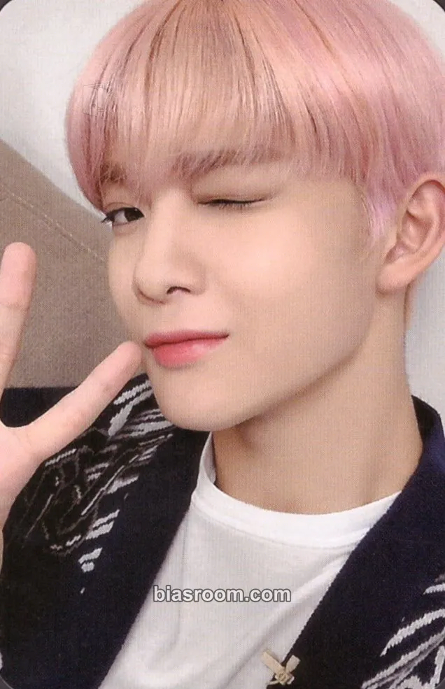 Jinyoung HELLO Chapter Ø. Hello, Strange Dream Photocard - CIX - CIX K-pop photocard