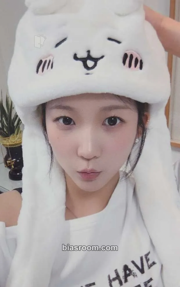 Yeonjung COLD Photocard - Young Posse - Young Posse K-pop photocard