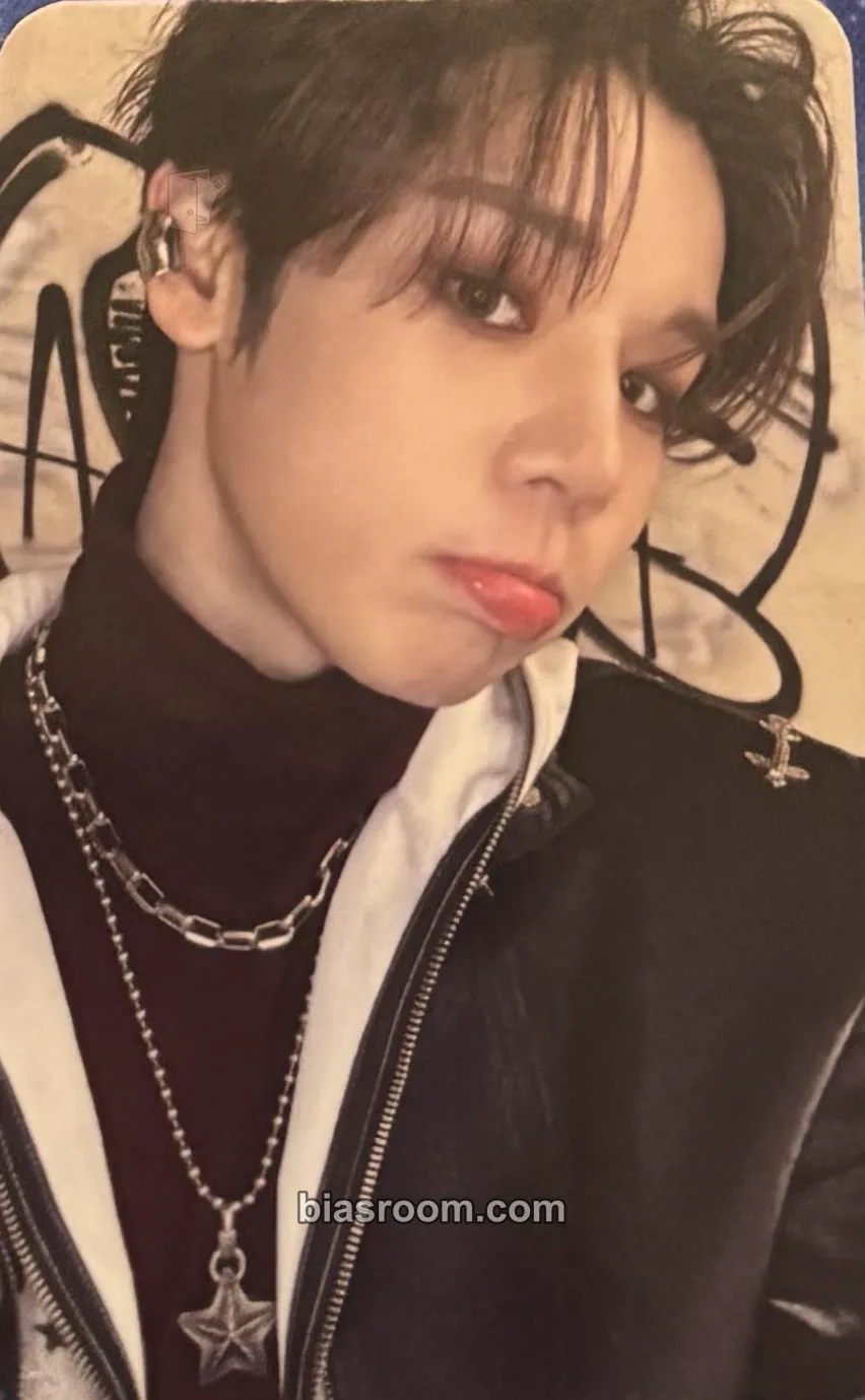 Juyeon 01 Photocard - V01D - V01D K-pop photocard