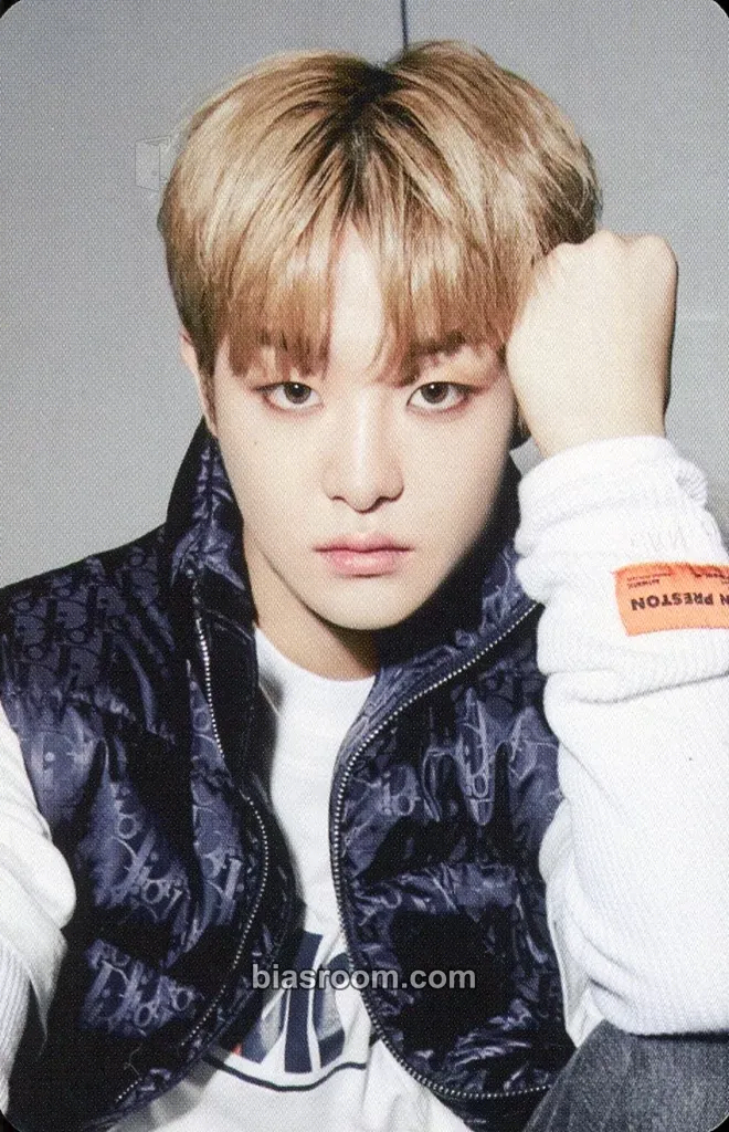 Jihoon THE FIRST STEP: CHAPTER THREE Photocard - TREASURE - TREASURE K-pop photocard