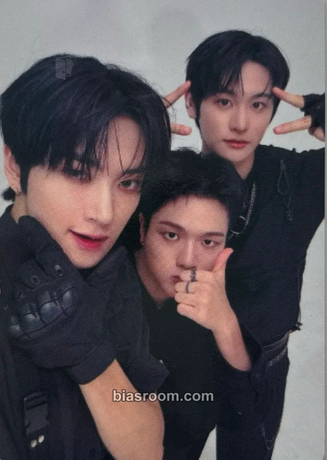 TRENDZ - Yechan & Eunil & Yoonwoo - 2025 Glow Tour in Europe Event tour merch unit photocard