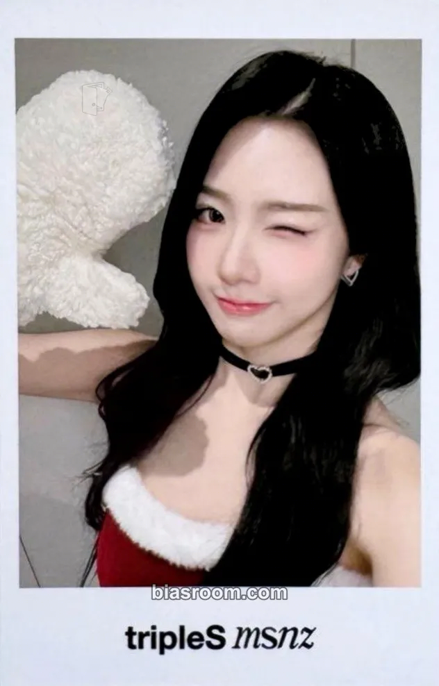 Xinyu Beyond Beauty Photocard - tripleS - tripleS K-pop photocard