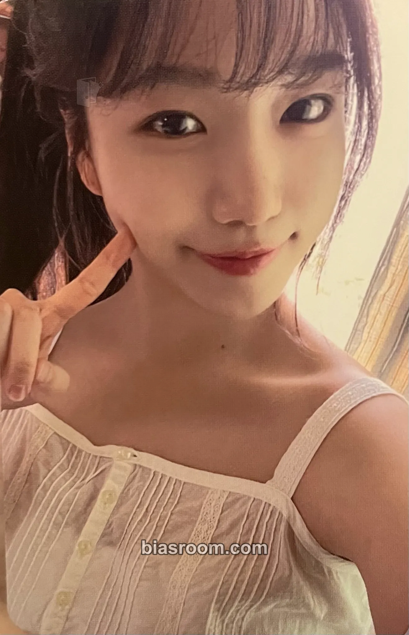 Jo Yuri 1st PHOTOBOOK - ‘To All Things I Love’ Photocard - Jo Yuri K-pop photocard