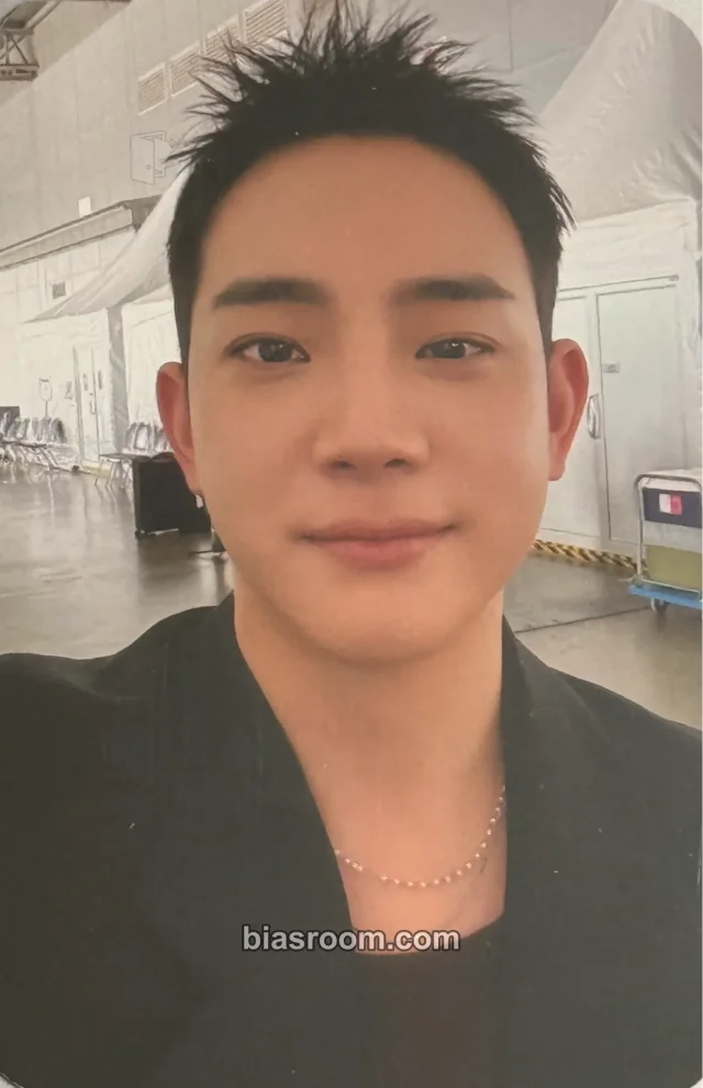 The Rose - Dojoon - Once Upon a WRLD Tour Event livestream event vip ticket benefit online merch photocard fan event