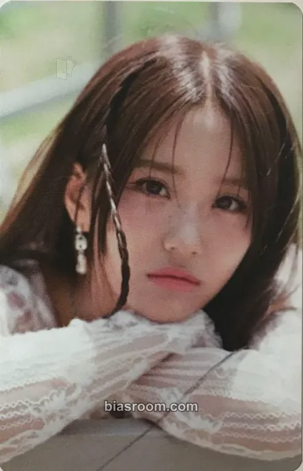 Yuna L'heure Bleue : Prologue Photocard - CSR - CSR K-pop photocard