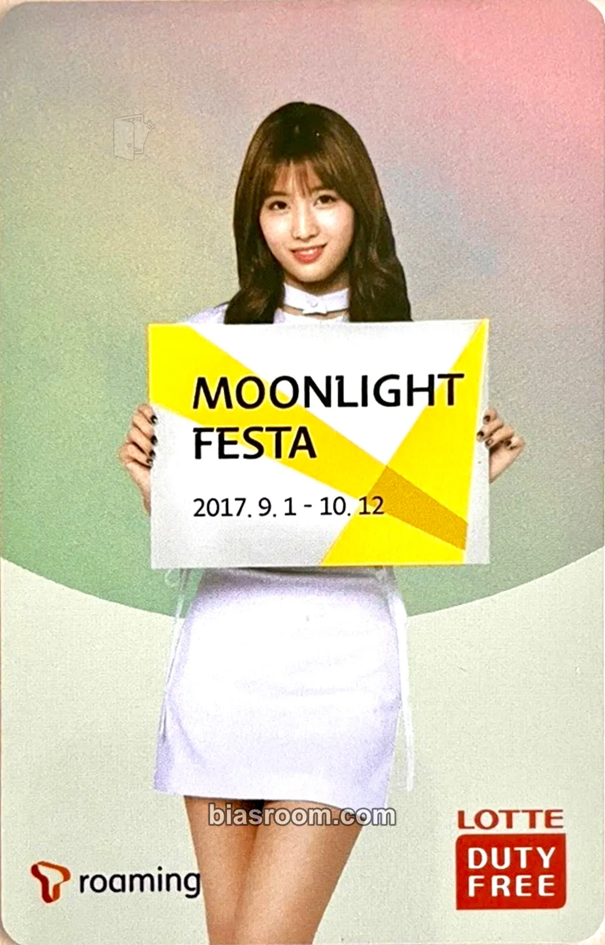 Momo TWICE x Lotte Duty Free T-Roaming Photocard - TWICE - TWICE K-pop photocard