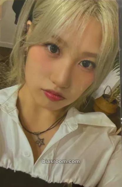 Seoyeon L'heure Bleue Photocard - CSR - CSR K-pop photocard