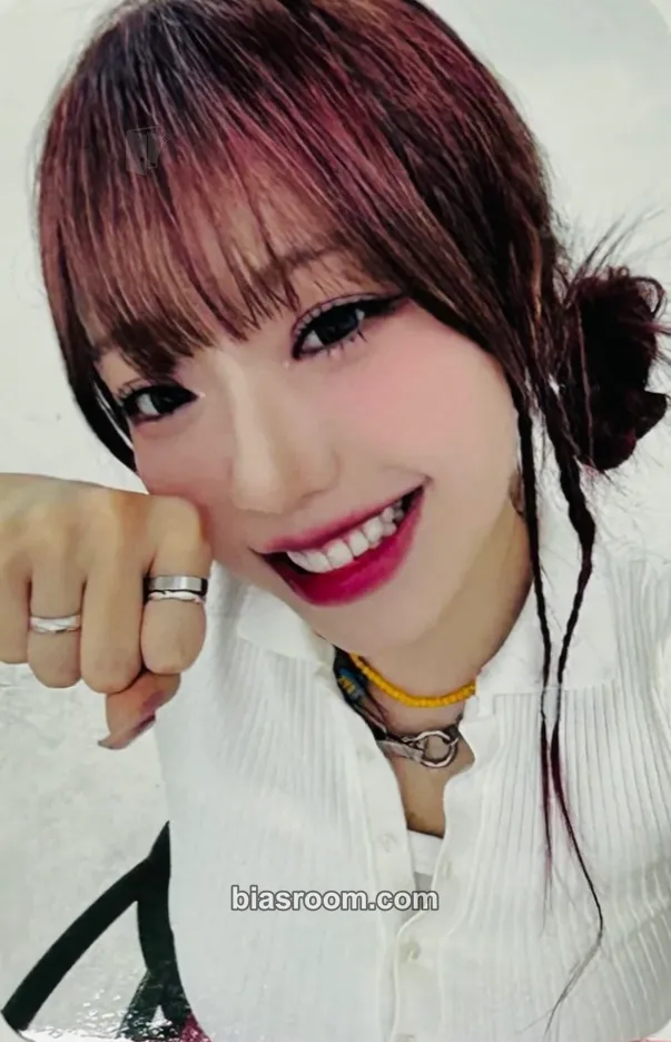 Jeewon Sweetie but Saltie Photocard - cignature - cignature K-pop photocard