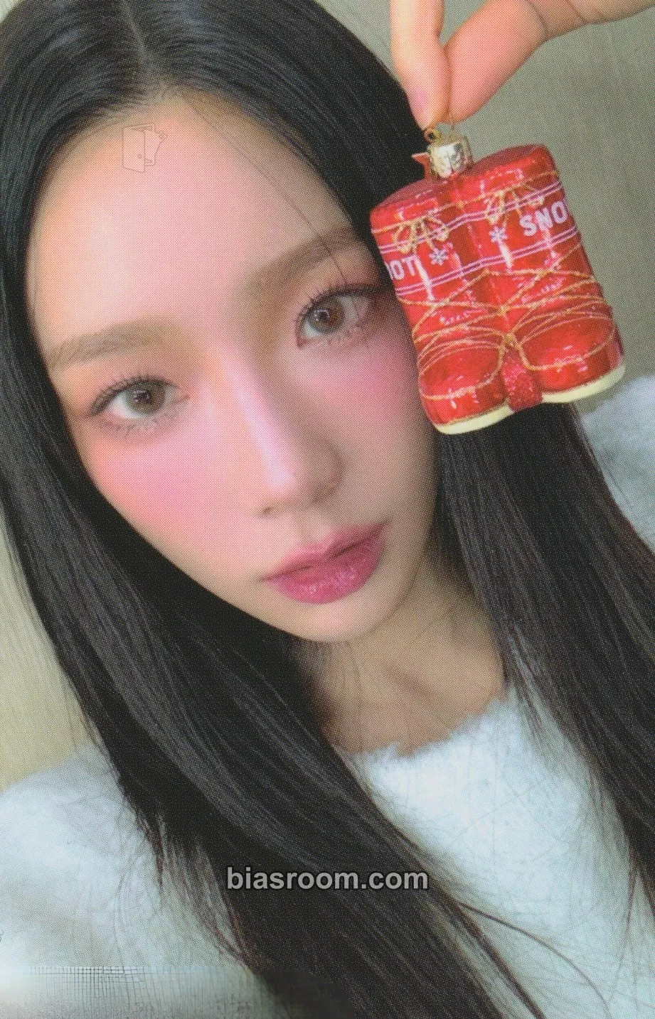 Taeyeon Pink Christmas Photocard - Girls' Generation - Girls' Generation K-pop photocard