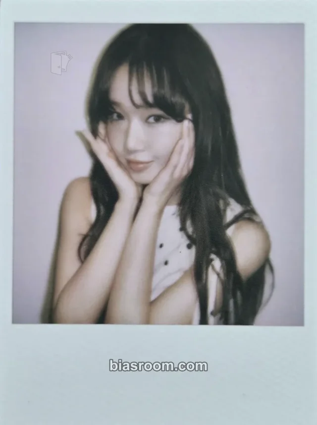 I.O.I - Yoojung - LOOP Album album inclusion polaroid non-standard size