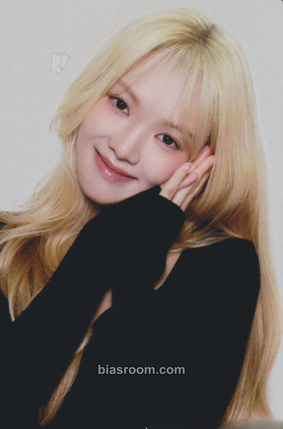 Hyoyeon Girl's Generation-Oh!GG - 2023 Season's Greetings Photocard - Girls' Generation - Girls' Generation K-pop photocard