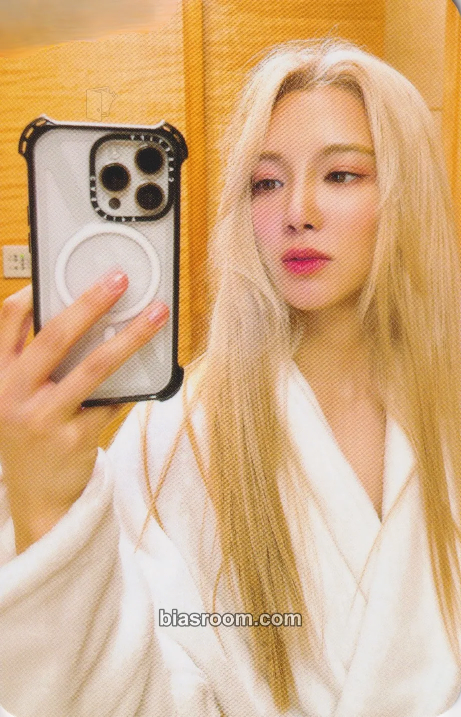 Hyoyeon Girl's Generation-Oh!GG - 2023 Season's Greetings Photocard - Girls' Generation - Girls' Generation K-pop photocard