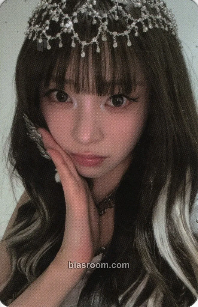 Jihyun Heart Byte : LEGACY Photocard - HEART OF WOMAN - HEART OF WOMAN K-pop photocard