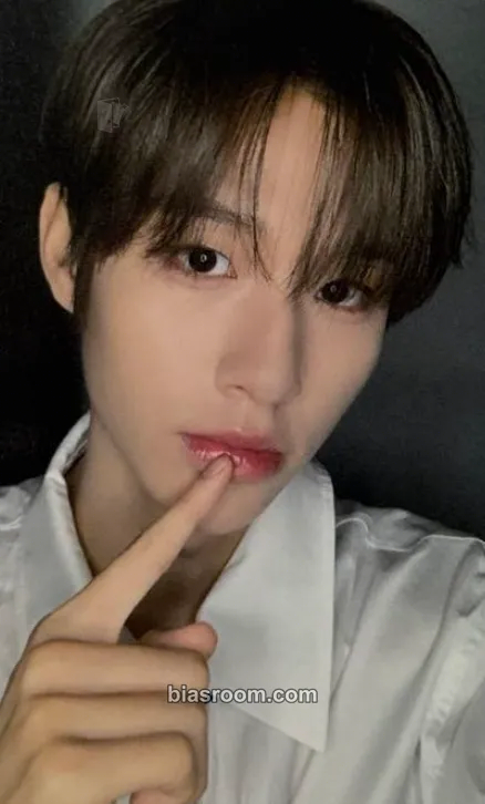 Kim Sungmin blackout Photocard - CLOSE YOUR EYES - CLOSE YOUR EYES K-pop photocard