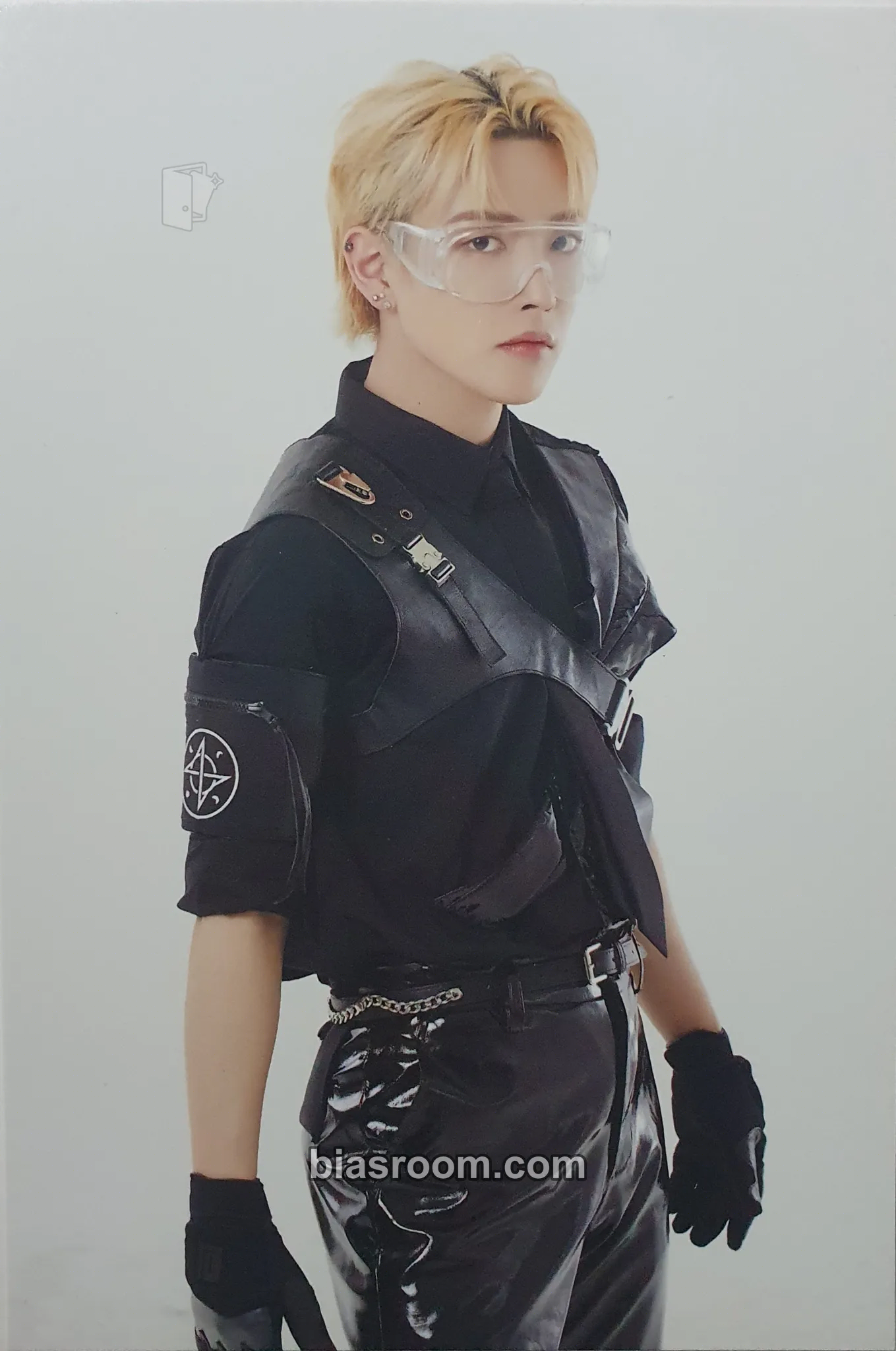 Hongjoong The Fellowship : Break The Wall World Tour 2022 - 2023 Photocard - ATEEZ - ATEEZ K-pop photocard