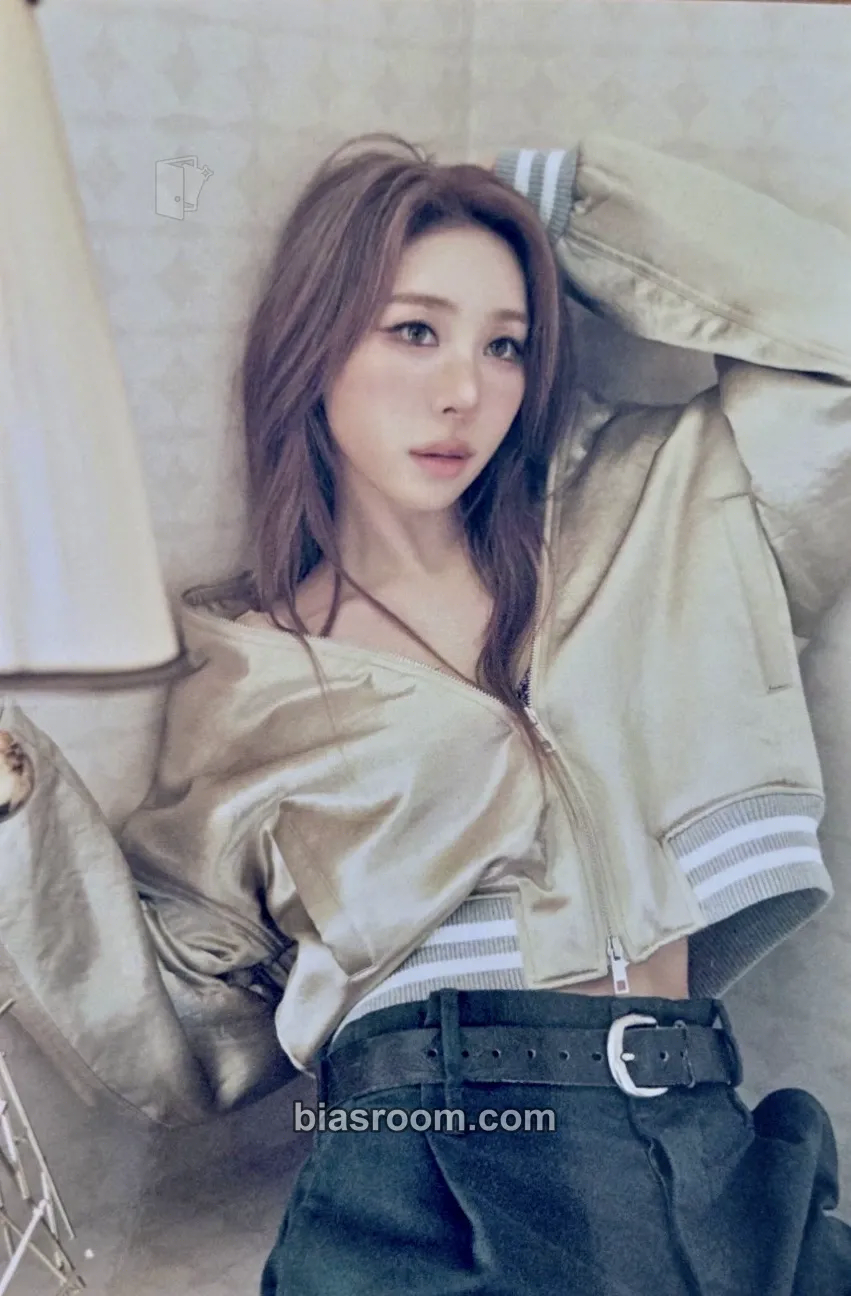 Yeonjung LOOP Photocard - I.O.I - I.O.I K-pop photocard