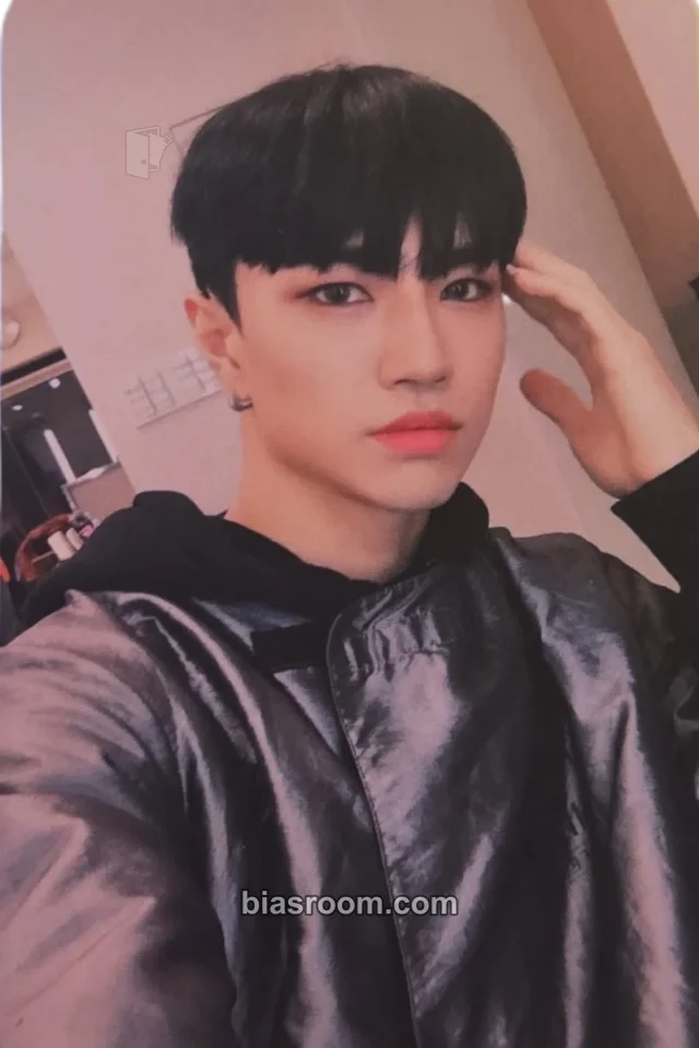 VANNER - Taehwan - V Album album photocard