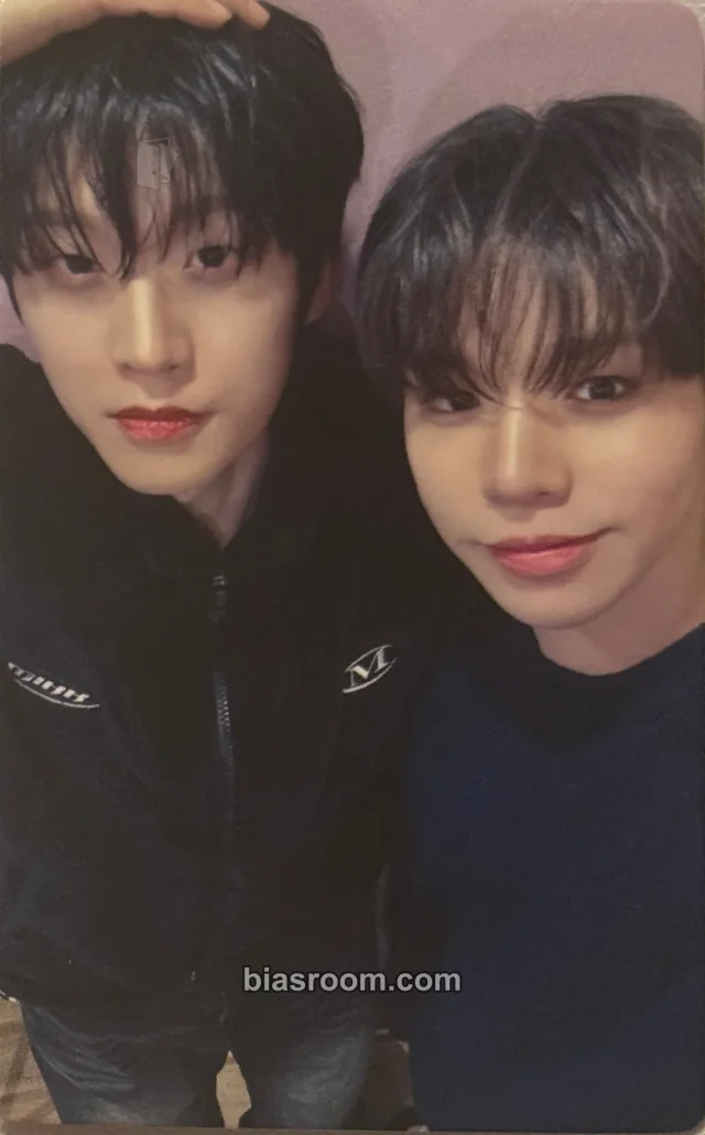 cmnjirtzo002cld04sop74i7i Album photocard