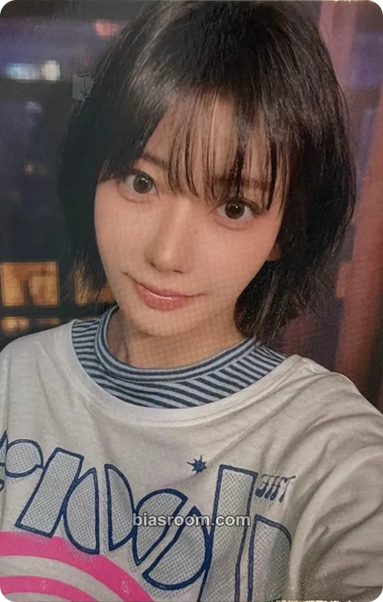 Sakura PUREFLOW pt.1 Photocard - LE SSERAFIM - LE SSERAFIM K-pop photocard