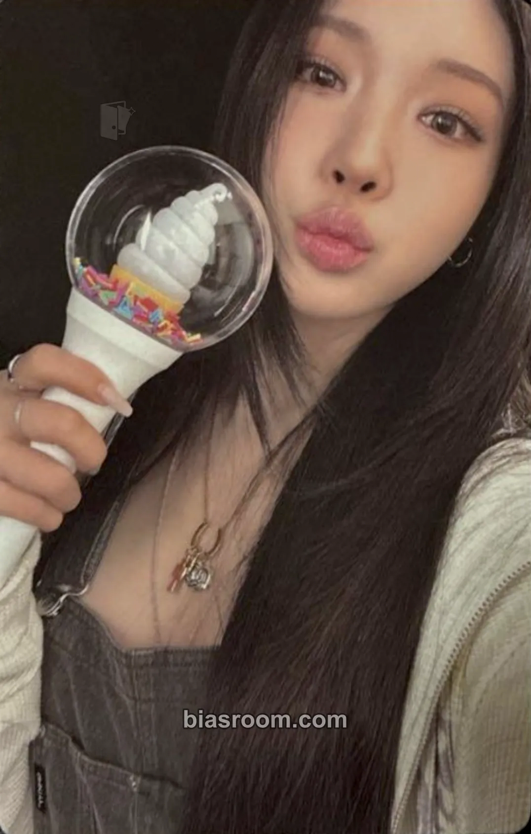 Chung Ha Official Lightstick Ver. 2 Photocard - I.O.I - I.O.I K-pop photocard