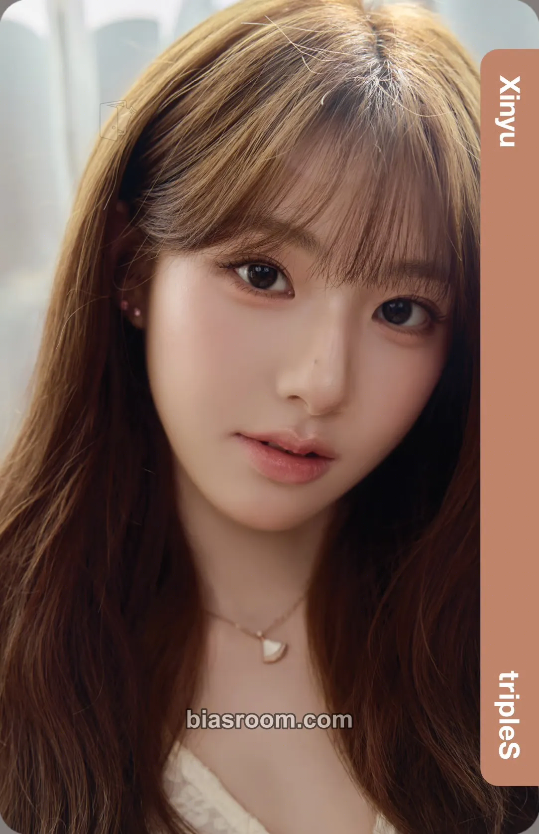 Xinyu Cream02 Physical Objekts Photocard - tripleS - tripleS K-pop photocard