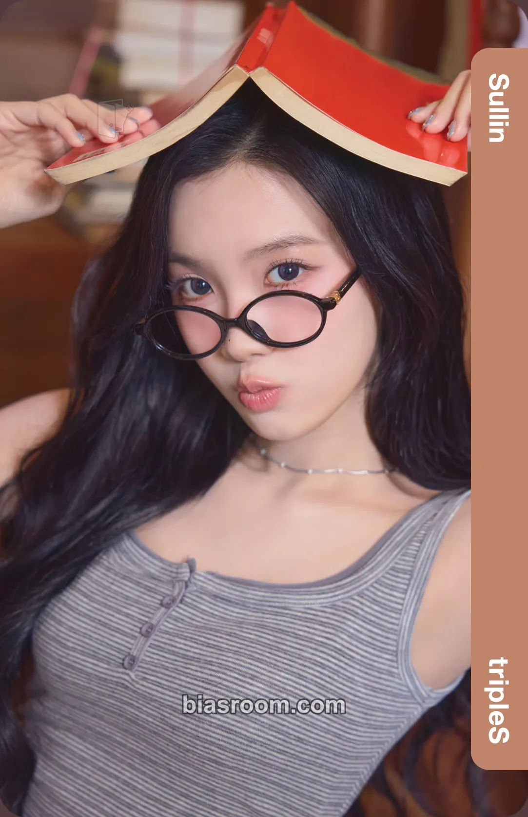 Sullin Cream02 Physical Objekts Photocard - tripleS - tripleS K-pop photocard