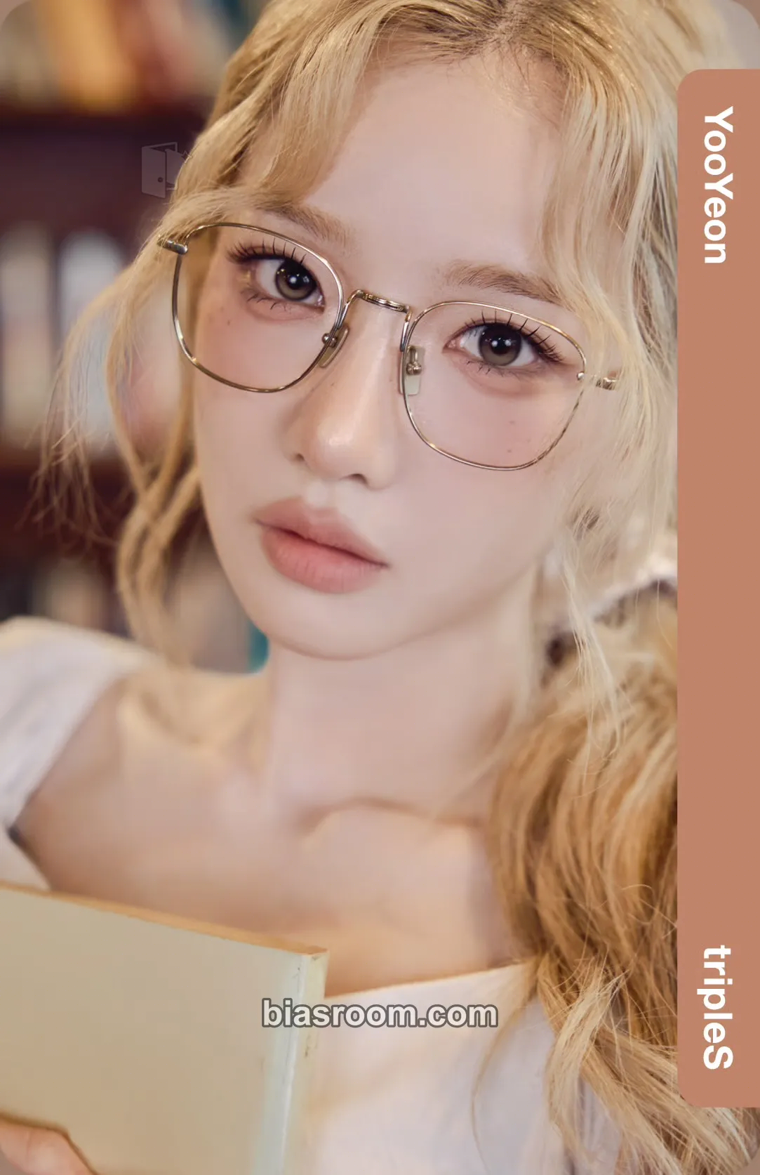 Yooyeon Cream02 Physical Objekts Photocard - tripleS - tripleS K-pop photocard