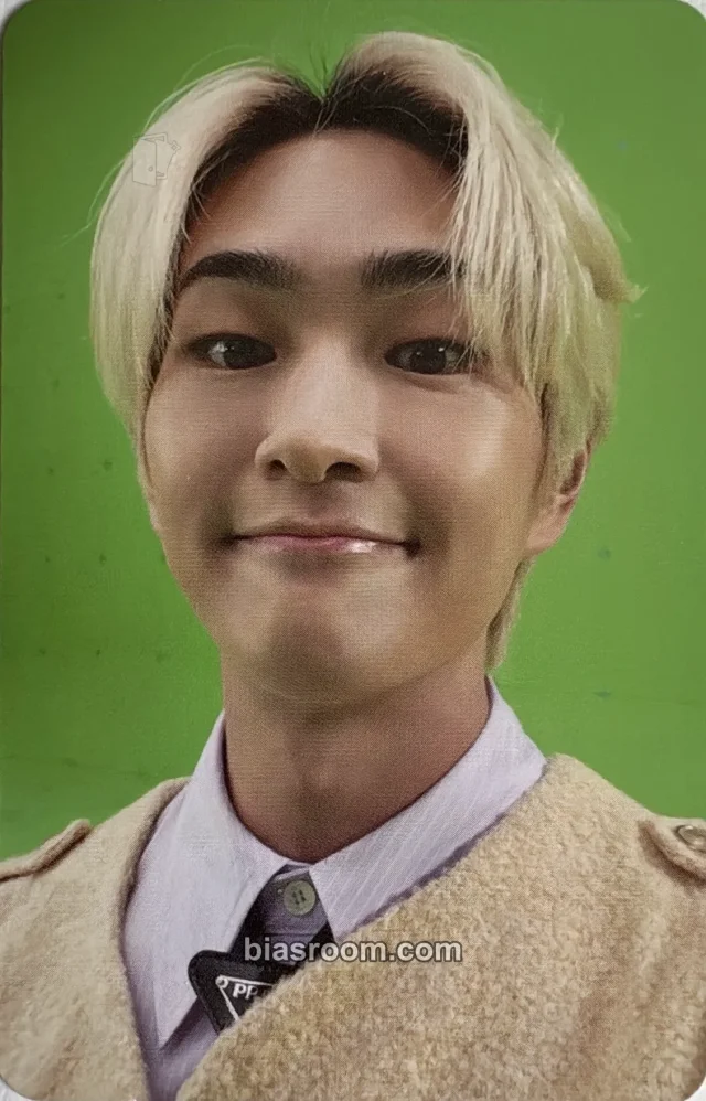 SHINee - Onew - 2022 Winter SMTOWN: SMCU PALACE Album album photocard guest version