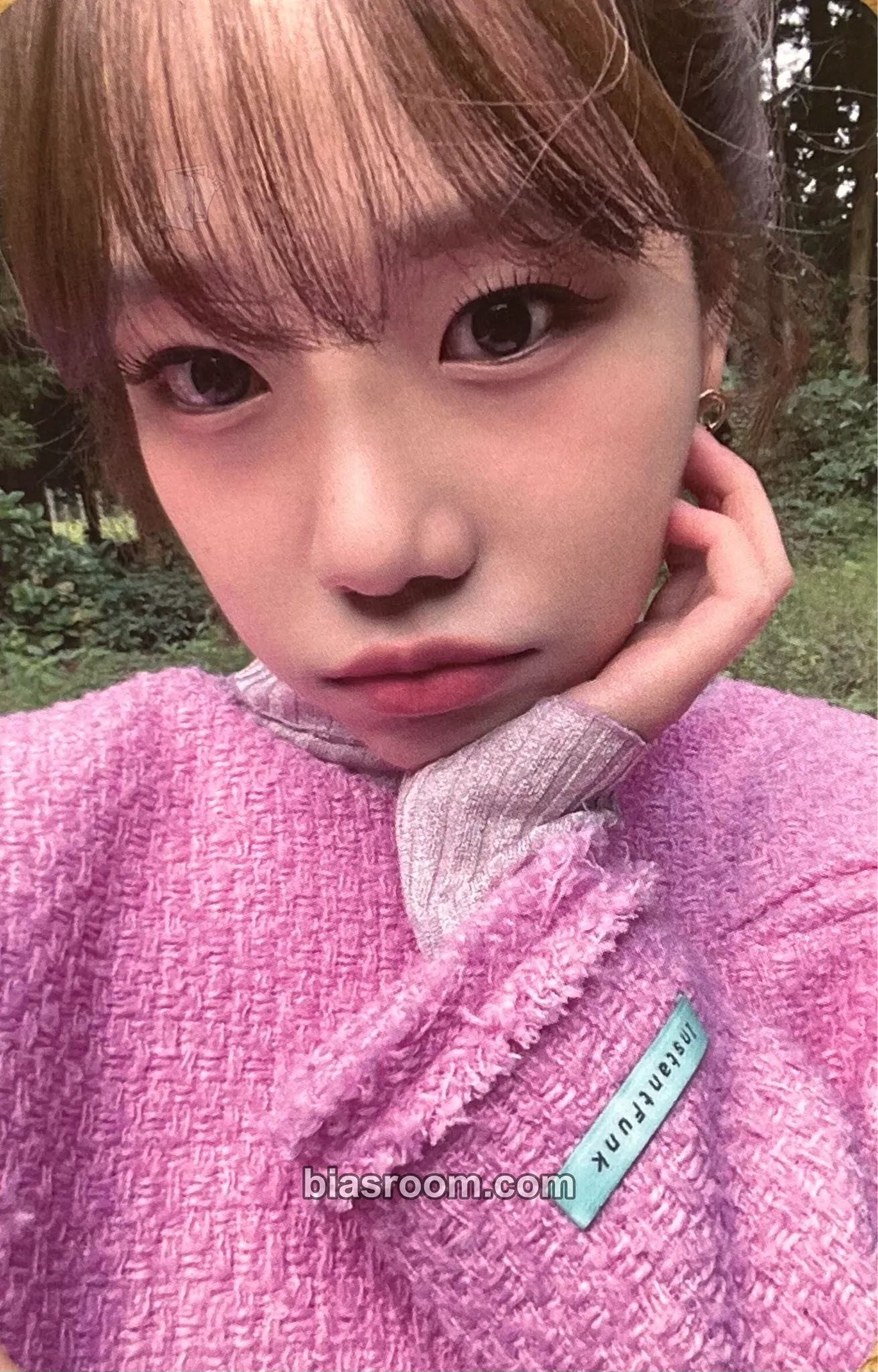 Jo Yuri SEASON’S GREETINGS 2023 Photocard - Jo Yuri K-pop photocard