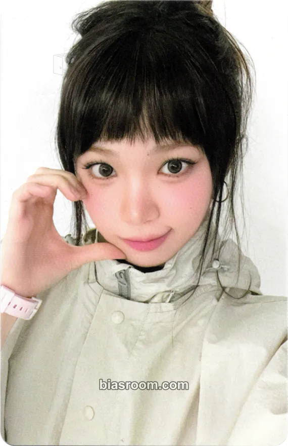 Kim Chaewon PUREFLOW pt.1 Photocard - LE SSERAFIM - LE SSERAFIM K-pop photocard