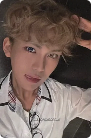 Hyun I ONE Photocard - XLOV - XLOV K-pop photocard