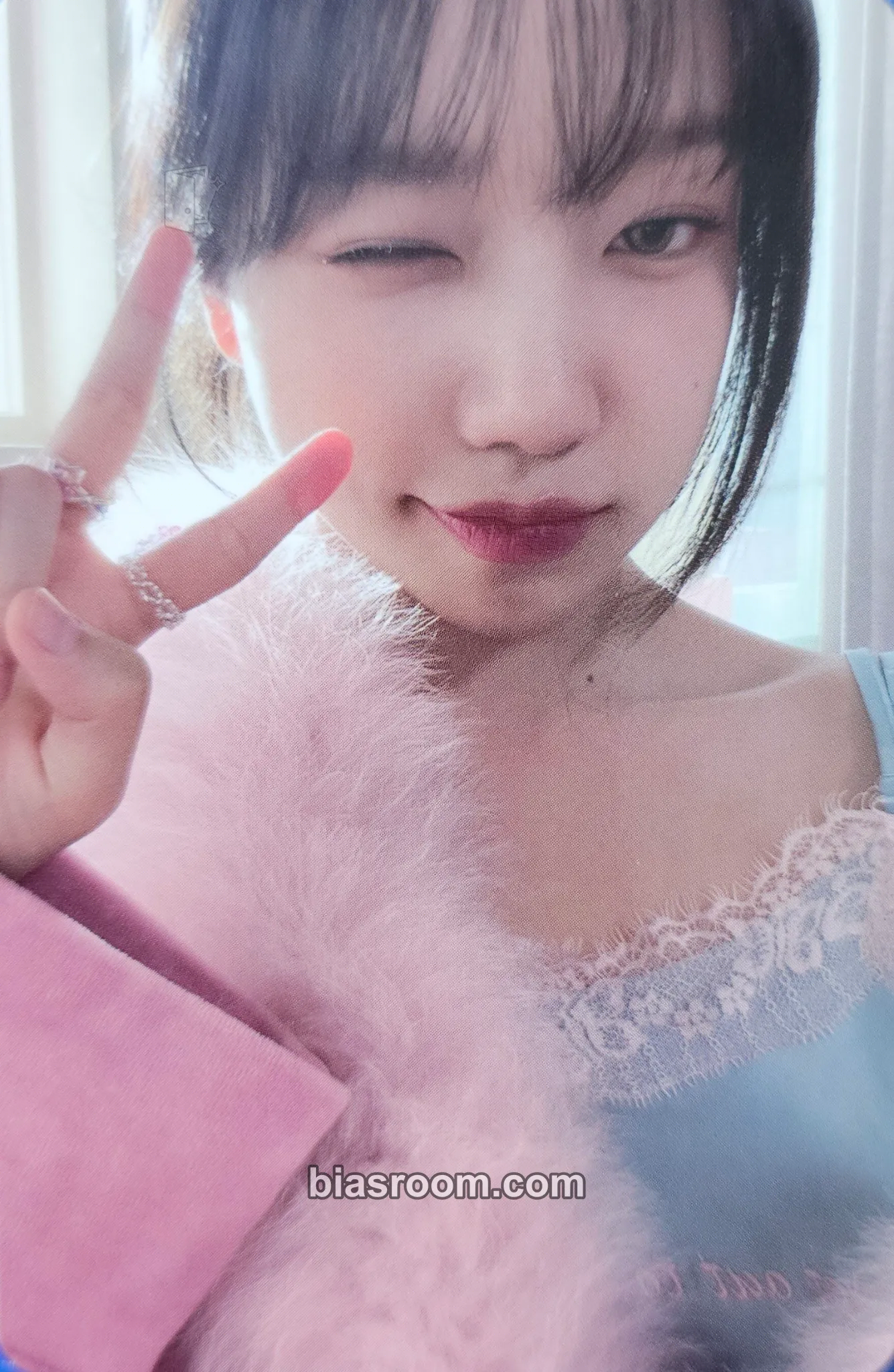 Jo Yuri Love All Photocard - Jo Yuri K-pop photocard